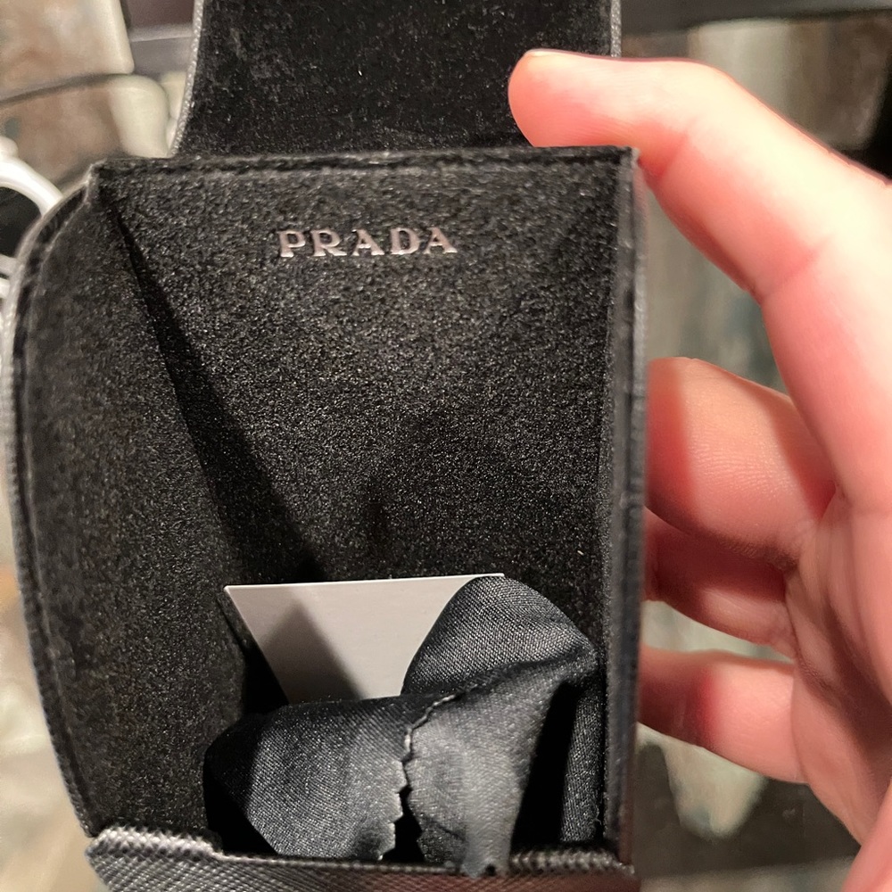 Prada sunglasses - Picture 9 of 11